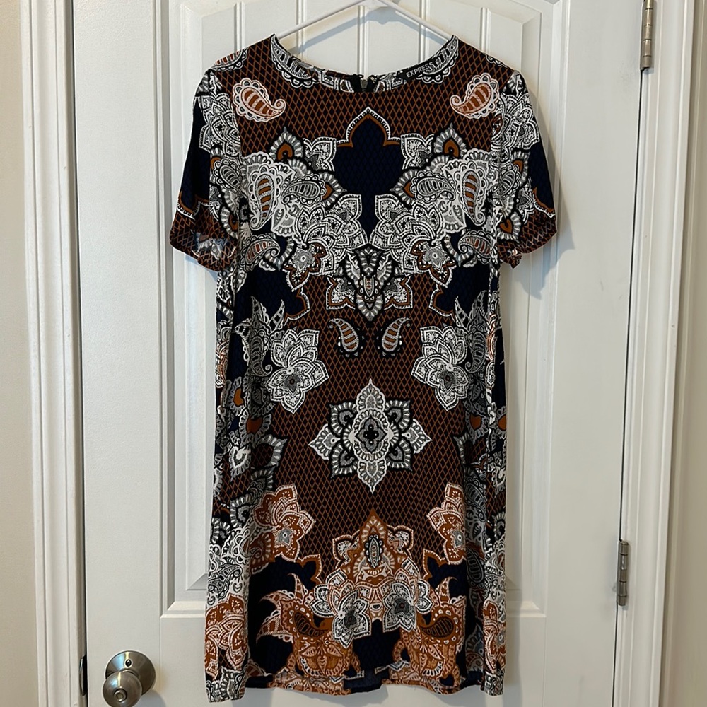 Express Floral Paisley Patterned Shift Dress - image 1